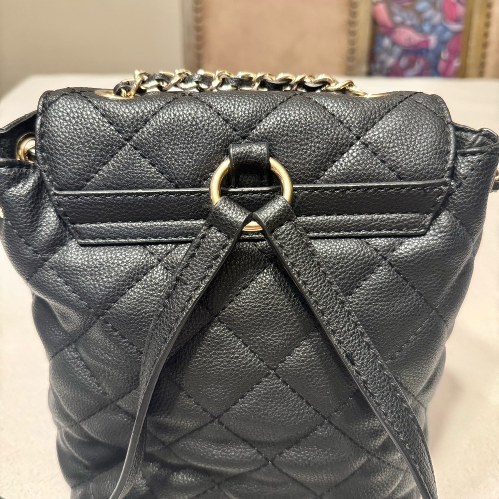 Hard 2 Find Black Leather Gillian Flap Guess Quilted Backpack Urban Spirit GG - Picture 3 of 16